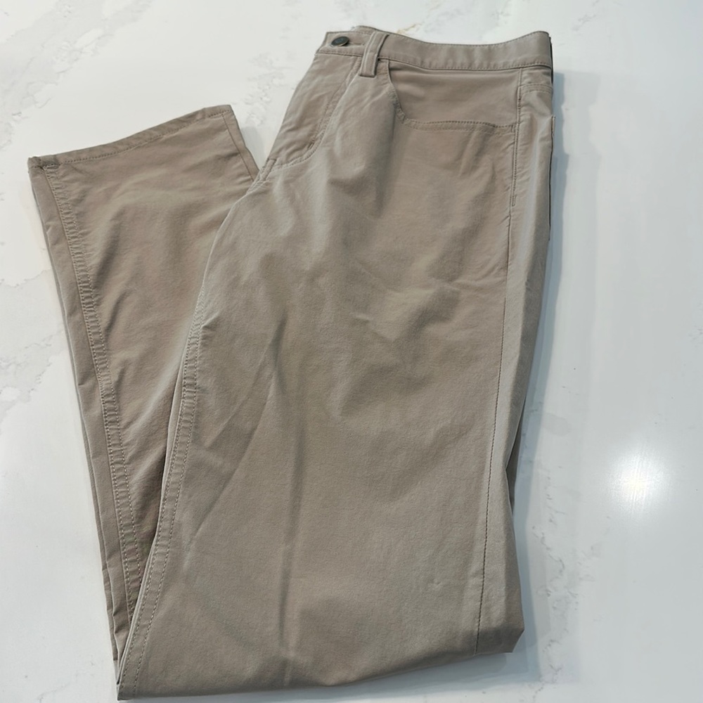 Men’s vineyard vines on the go khakis